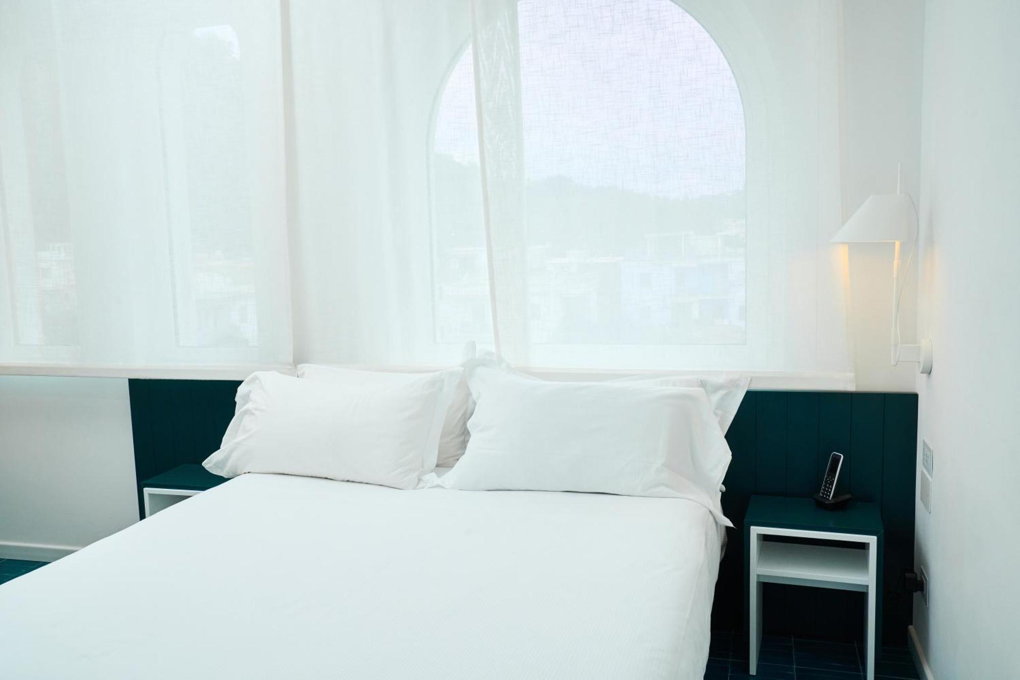 Calea Boutique Hotel Bacoli Δωμάτιο φωτογραφία